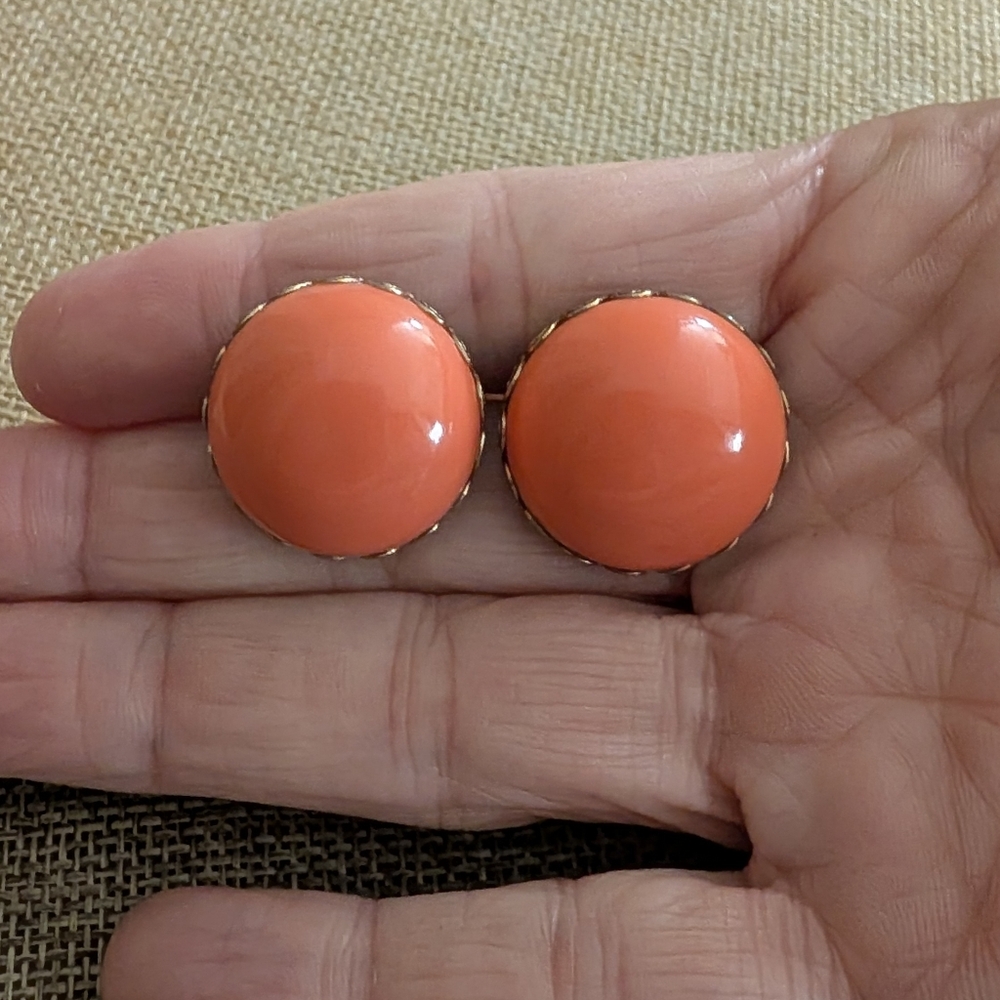 Vintage 1940s-50s Peach Dome Screw-Back Earrings | Mid-Century Costume Jewelry